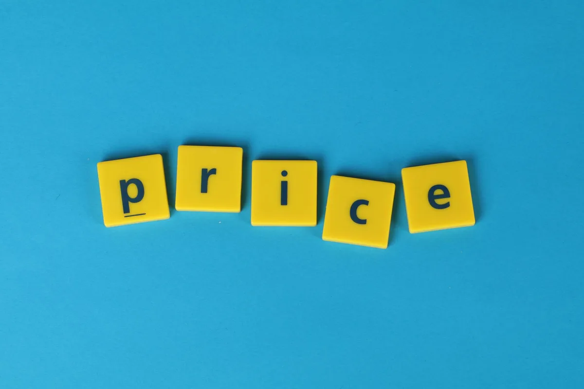 Shopify plan pricing comparison for UAE sellers in AED